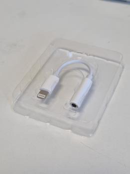 Аудиоадаптер Lightning на Jack 3.5 mm