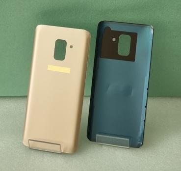 Задняя крышка Samsung Galaxy A8 2018/SM A530 золото